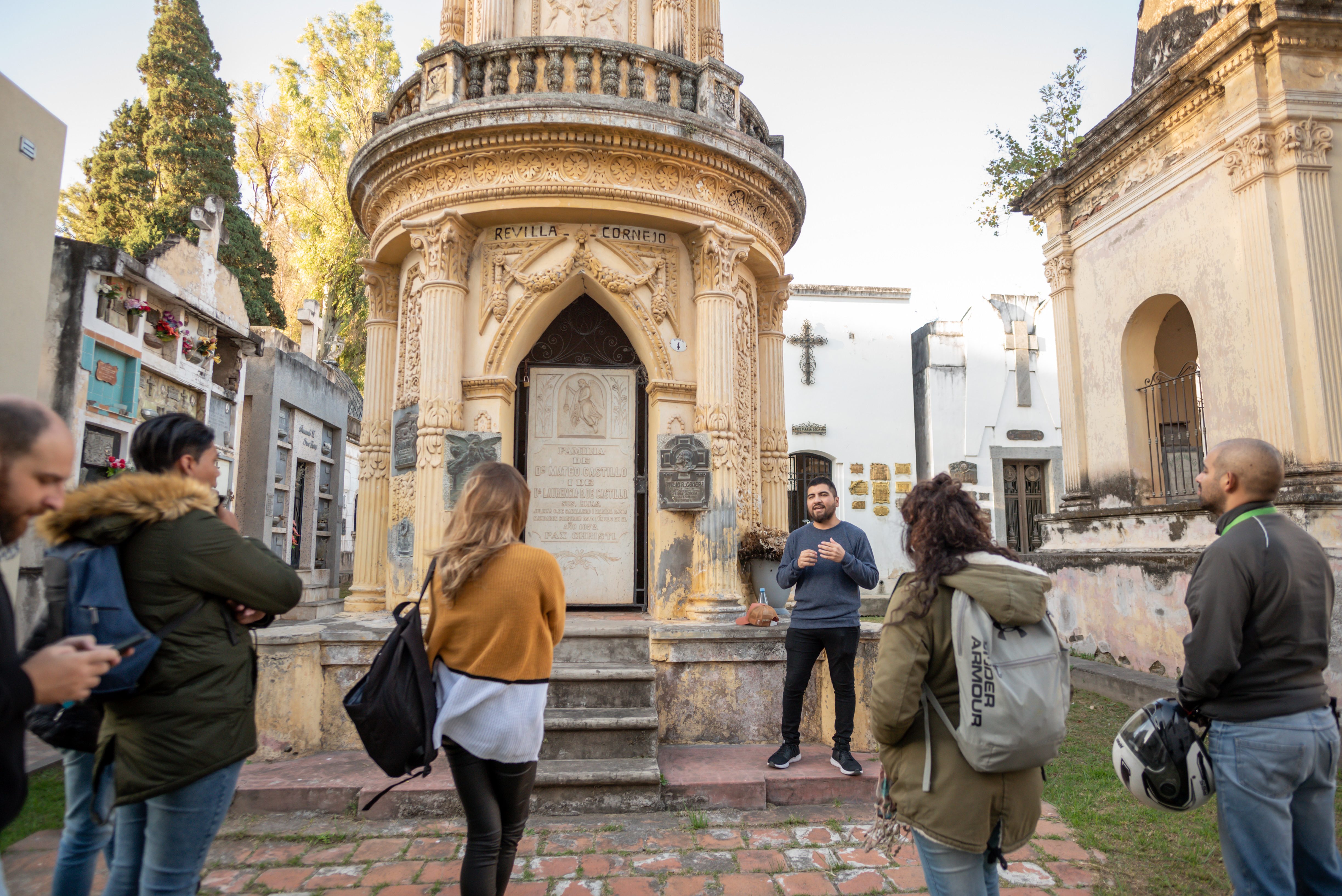 Simbologia en el Cementerio